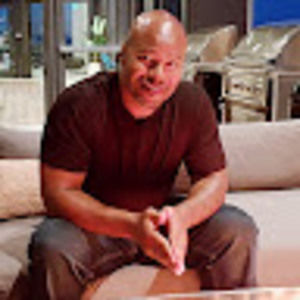 Meet your Posher, Leo